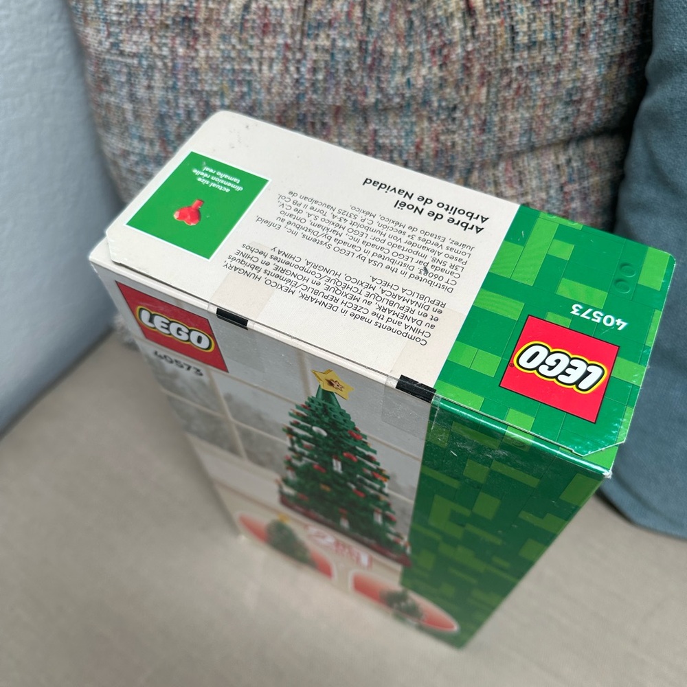 LEGO Festive Tree Building Kit - Picture 4 of 4